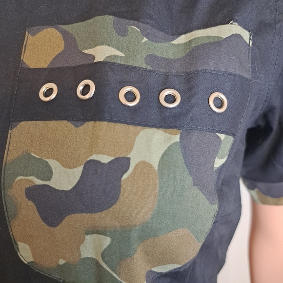 Dead Threads Womens M Shirt Goth Black Camouflage Button Down Short Sleeve - Picture 6 of 12